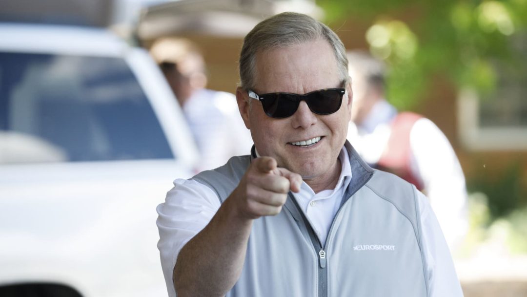 Read more about the article Zaslav Booed During Speech