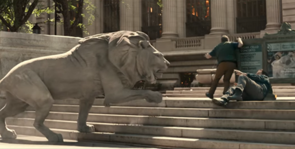 Lion statue comes alive