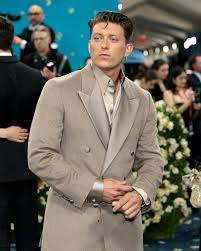 Tom-Francis-Bond